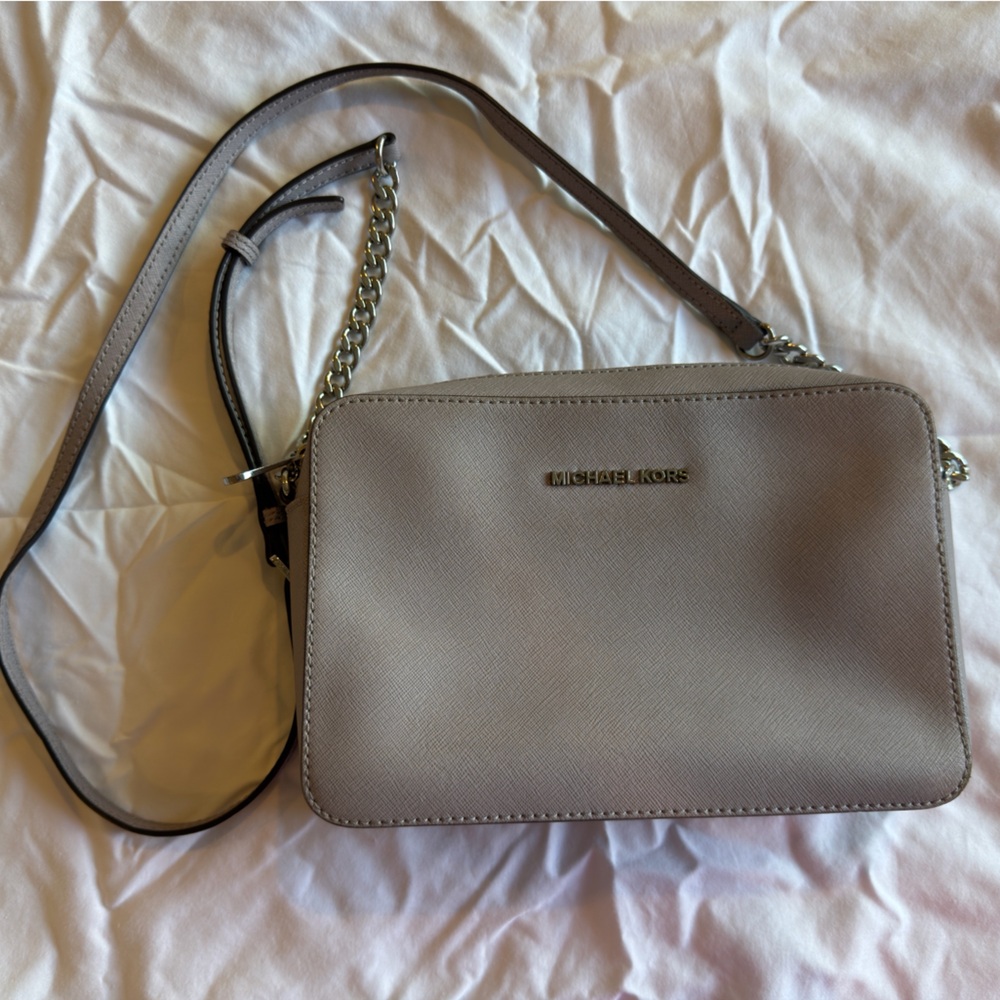 Micheal Kors Lavender Purse
